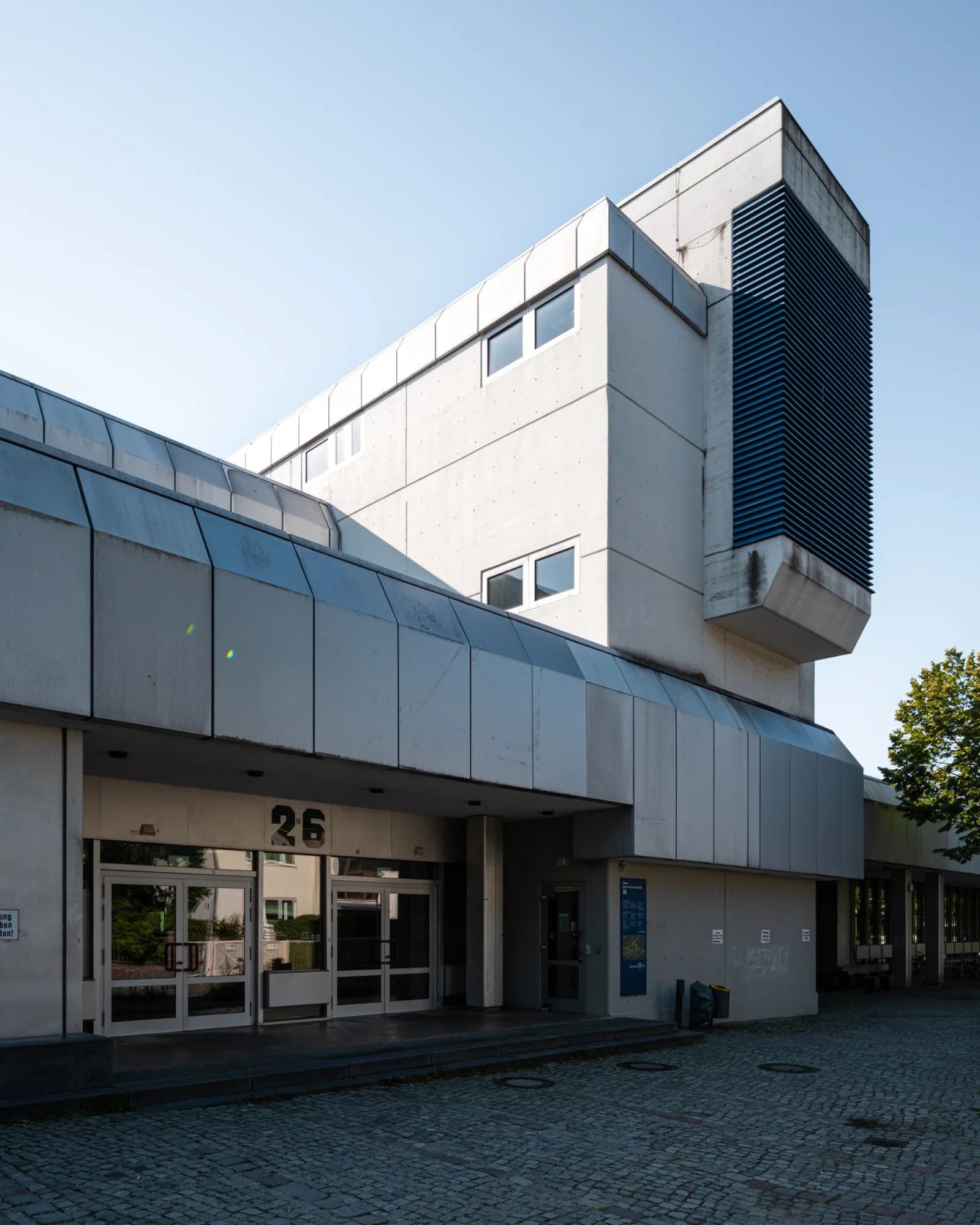 Moderne Hochschularchitektur als beispielhafte Umgebung für gemeinsam genutzte Infrastruktur